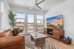 Top floor - VIEWS and Best Amenities